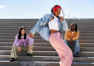 Y2K Style: 2000s Fashion is Back! How to Wear the Trend?
